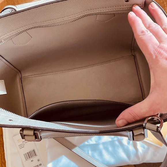 Michael Kors Tote Handbag Purse - Pearl Grey - Picture 3 of 4